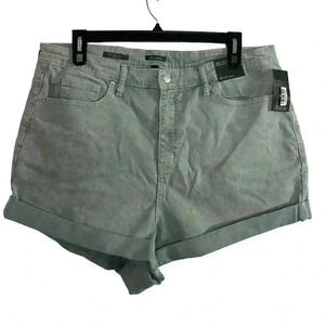 Wild Fable NWT Super High-Rise Rolled Cuff Shorts Size 18 R